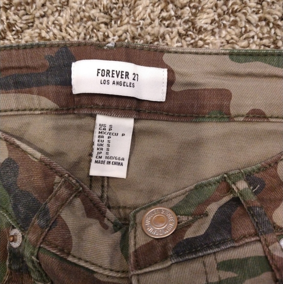 Forever 21 Camo Skirt - Picture 2 of 3